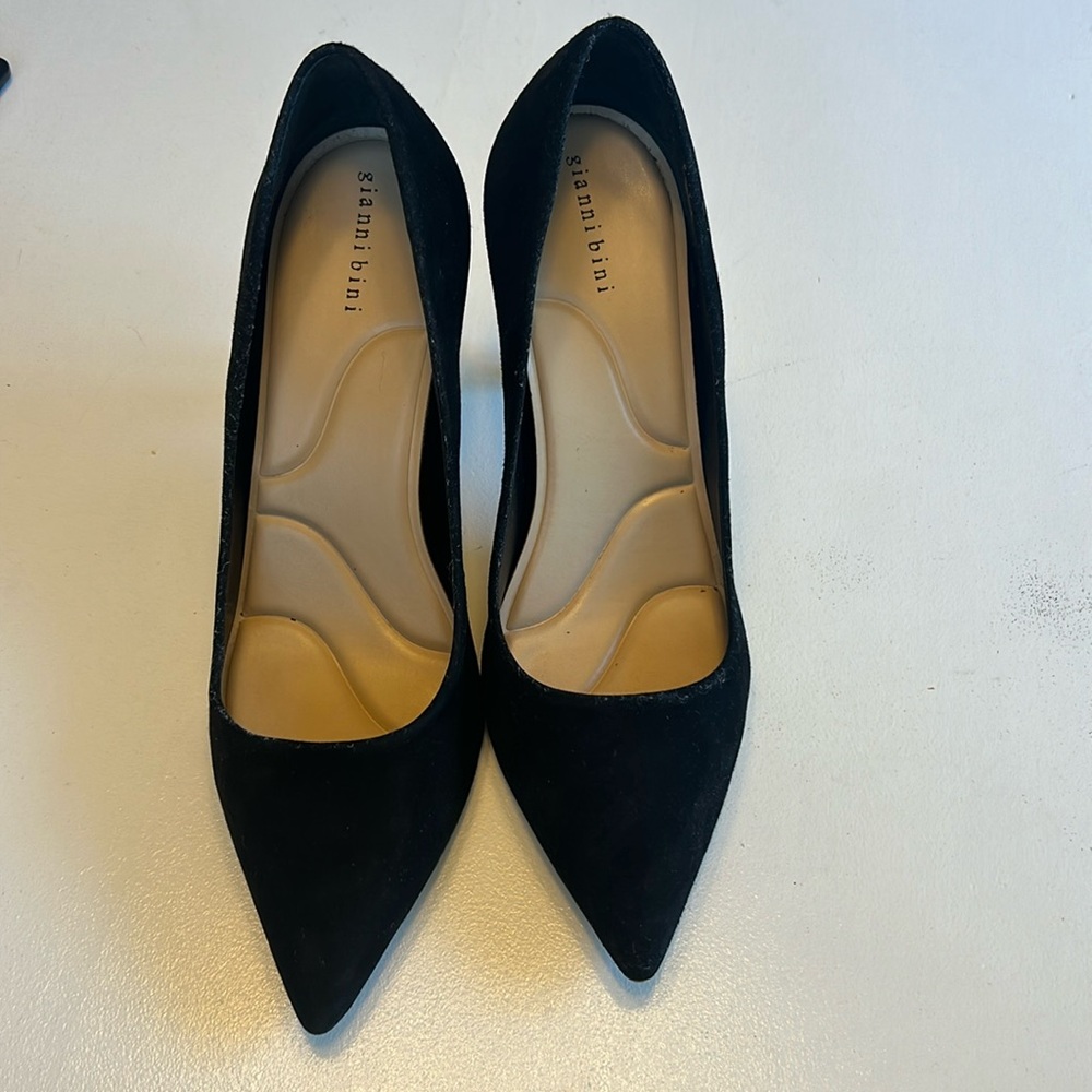 Gianni Bini Black Suede pumps, size 9